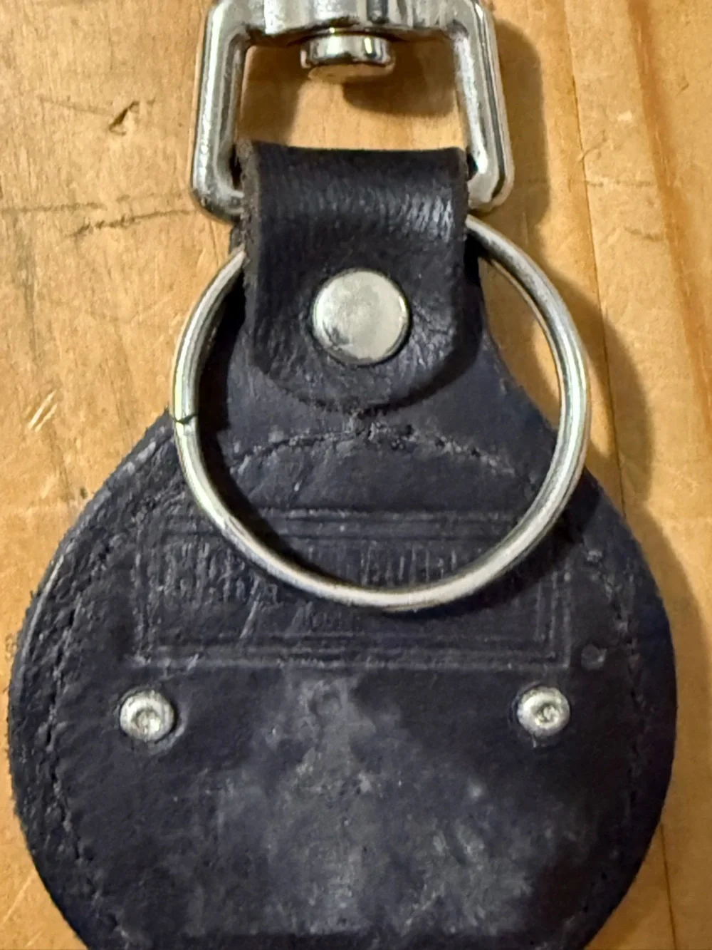 Harley-Davidson Black Leather Keychain with Silver Shield Emblem - Picture 4 of 5